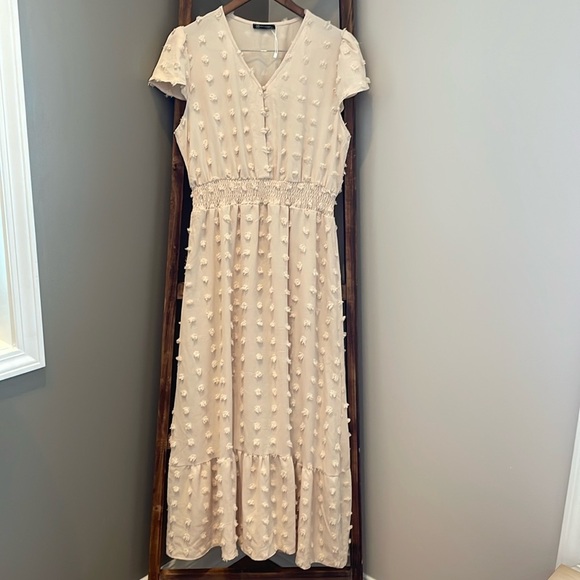 PRETTYGARDEN Women's Boho Dress Short Sleeve V Neck Swiss Dot Ruffle Tiered Maxi - Picture 2 of 16